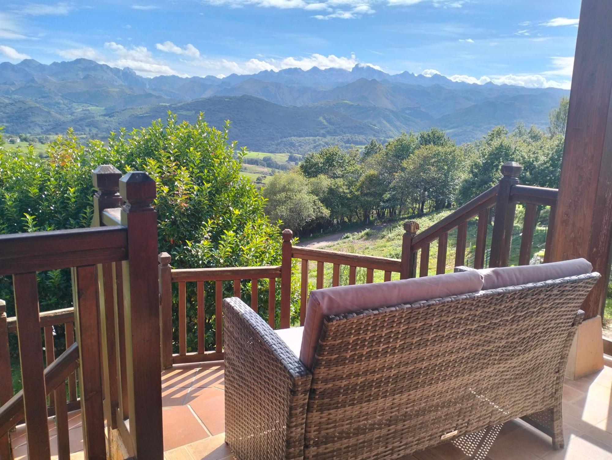 La Casa De Nuria Guest House Cangas de Onis Exterior photo
